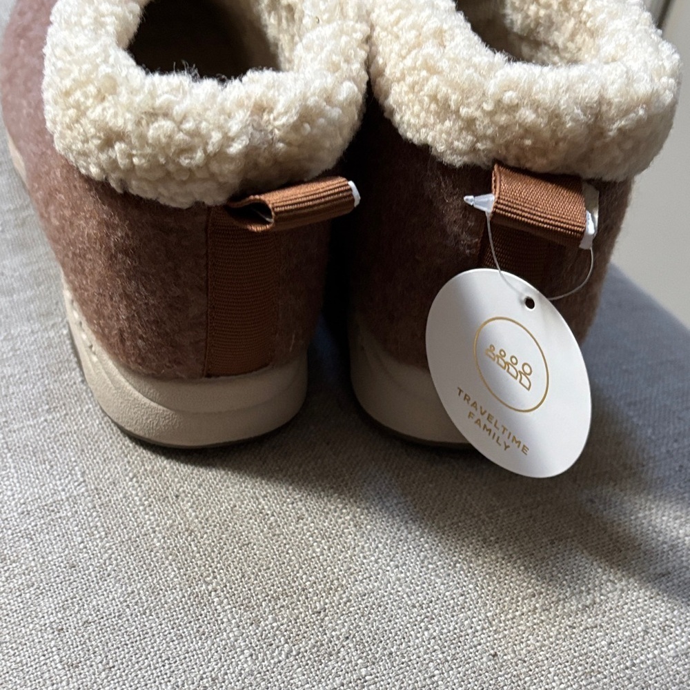 NWT Easy Spirit
Women's Treepose Cozy Slipper Booties sz 6 - Picture 3 of 8